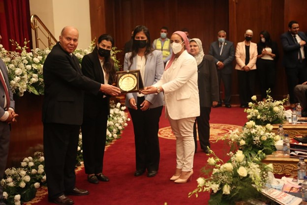 تكريم الدكتورة / إيناس سمير محمد حافظ نائب محافظ جنوب سيناء بصفتها من الخرجين المتميزين بالمعهد العالي للهندسة بالشروق